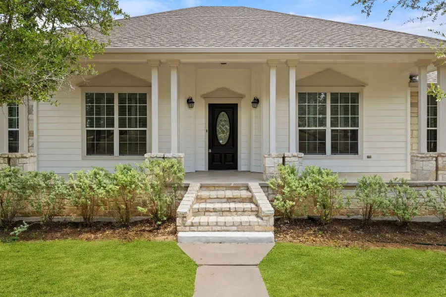 4921 Creek Meadow Cv, Spicewood, TX 78669 - #2