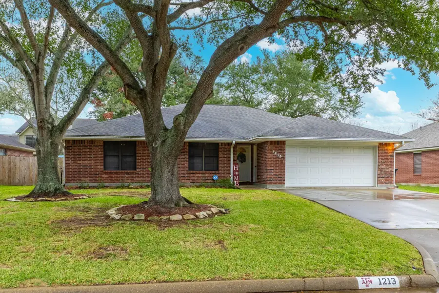 1213 Shadowlake Dr, Sealy, TX 77474 - Image #2