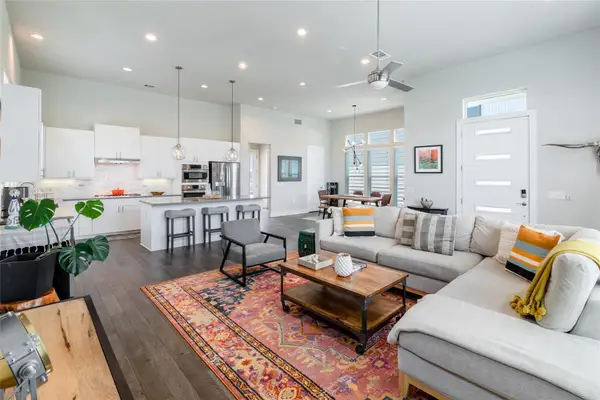 6025 Seville Dr, Austin, TX 78724
