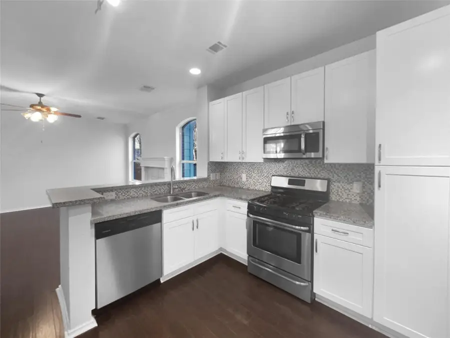 1718 Rosenborough Ln S, Round Rock, TX 78665 - #2