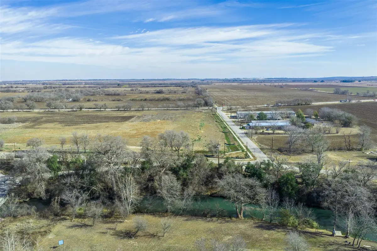536 Northwest River Rd, Martindale, TX 78655 - #1