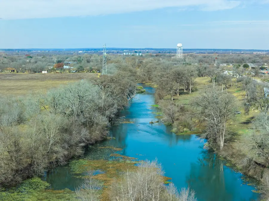 536 Northwest River Rd, Martindale, TX 78655 - #2