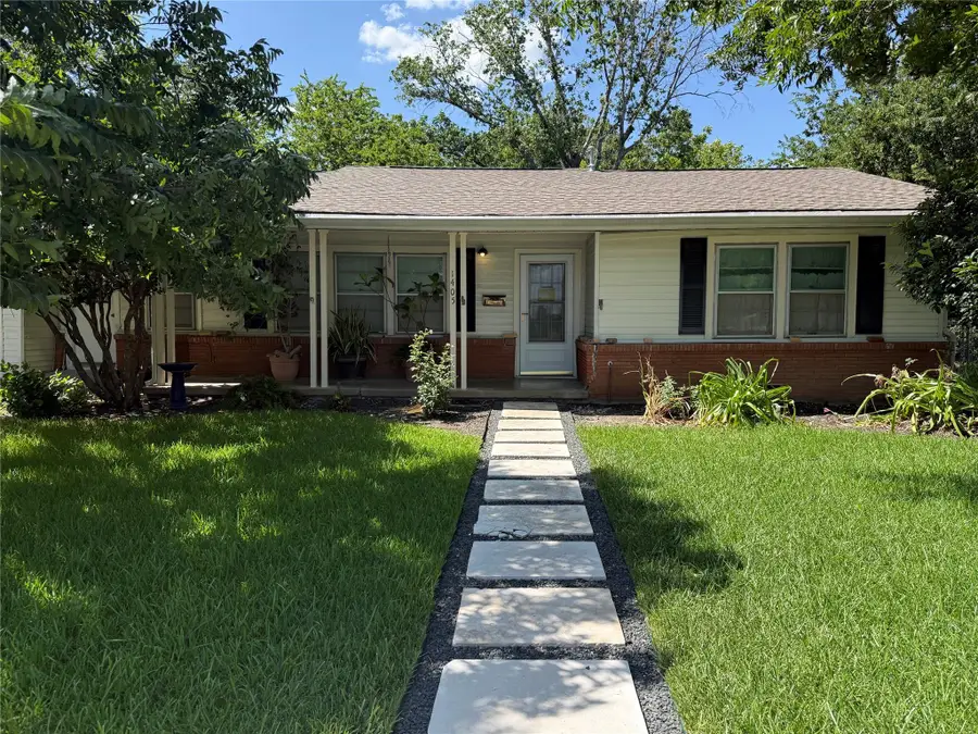 1405 E 16th St E, Georgetown, TX 78626 - #2