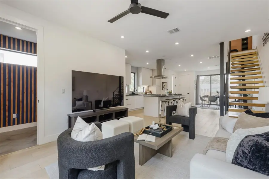 3300 E Martin Luther King Jr Blvd #B, Austin, TX 78721 - #2