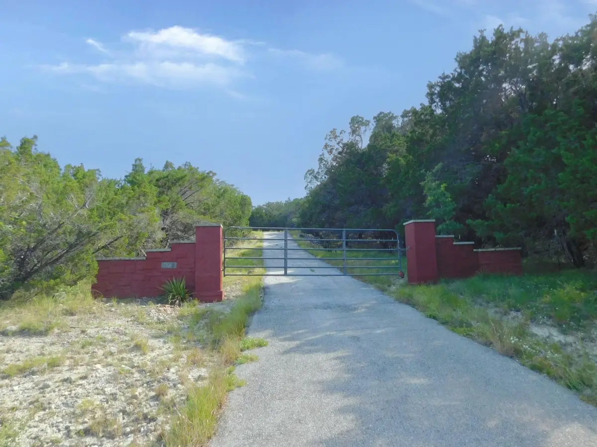 7500 Muleshoe Bend Trl, Marble Falls, TX 78654 - #1