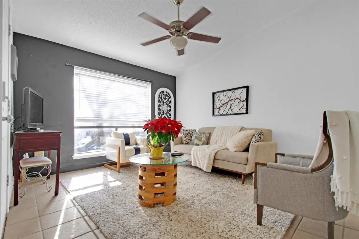 1705 Crossing Pl #109, Austin, TX 78741 - Image #1