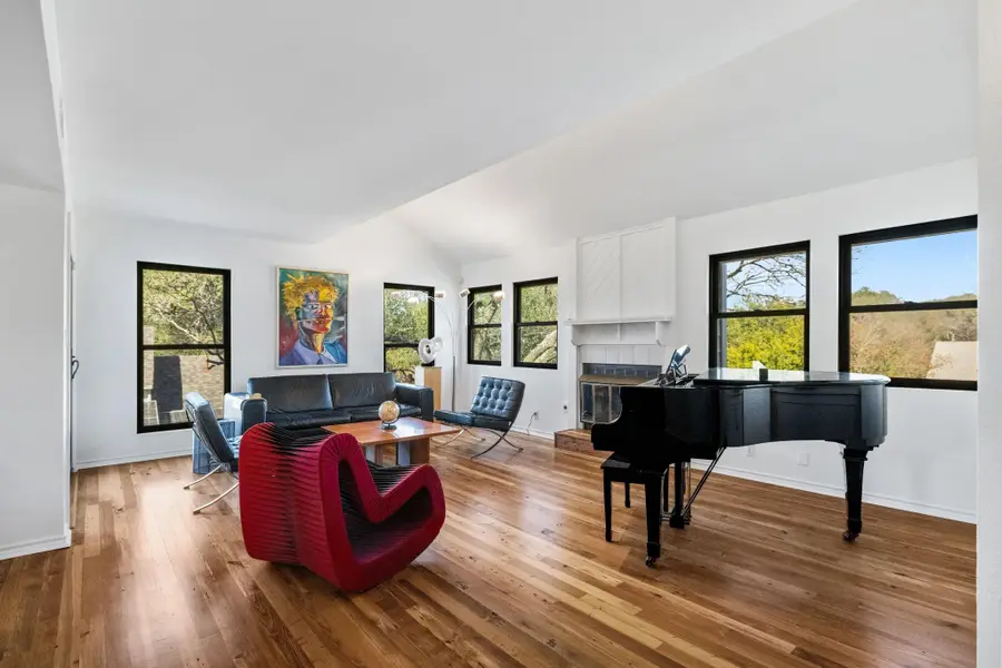 8404 Hub Cv, Austin, TX 78759 - Image #2