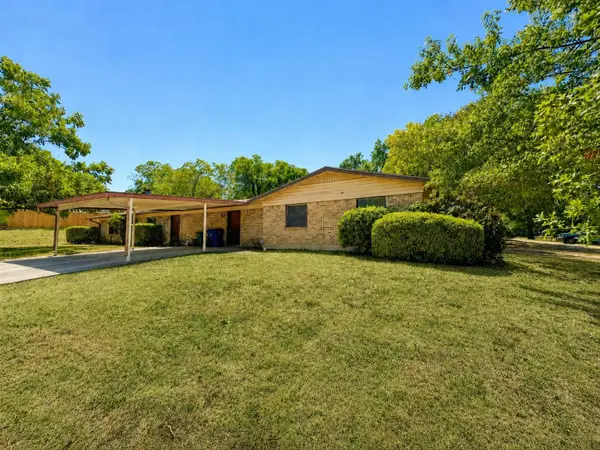 601 E Covington Dr #A & B, Austin, TX 78753
