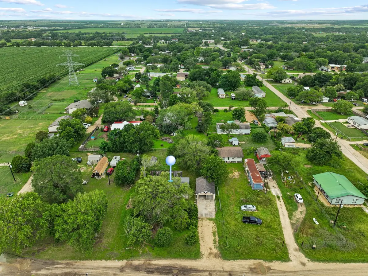 205 Skycrest Dr, Martindale, TX 78655 - #1