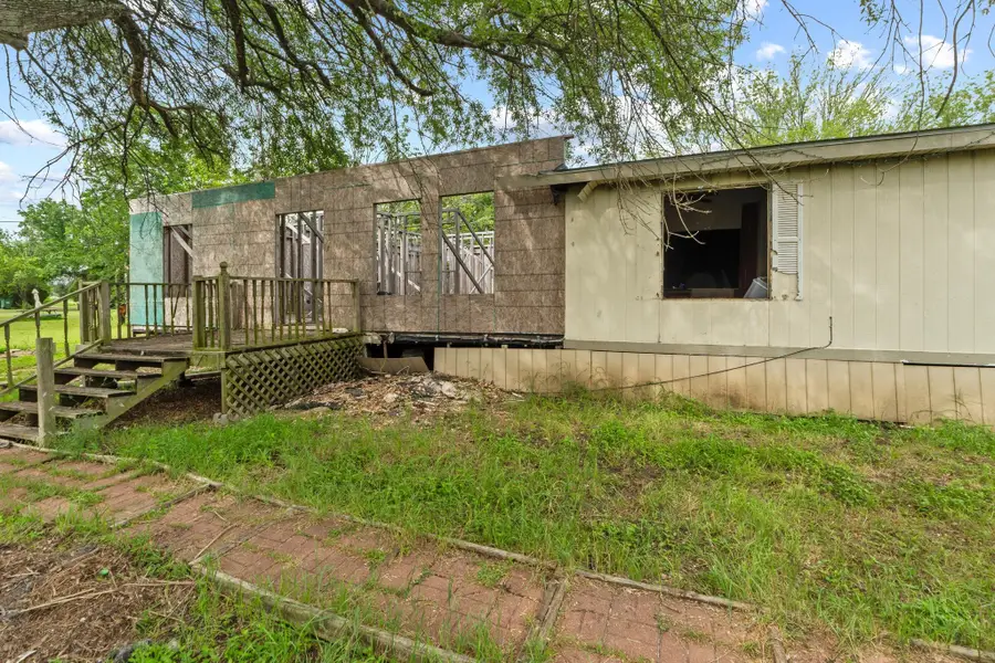 205 Skycrest Dr, Martindale, TX 78655 - #2