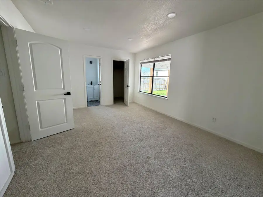 1504 Parkview Ln, San Marcos, TX 78666 - #2