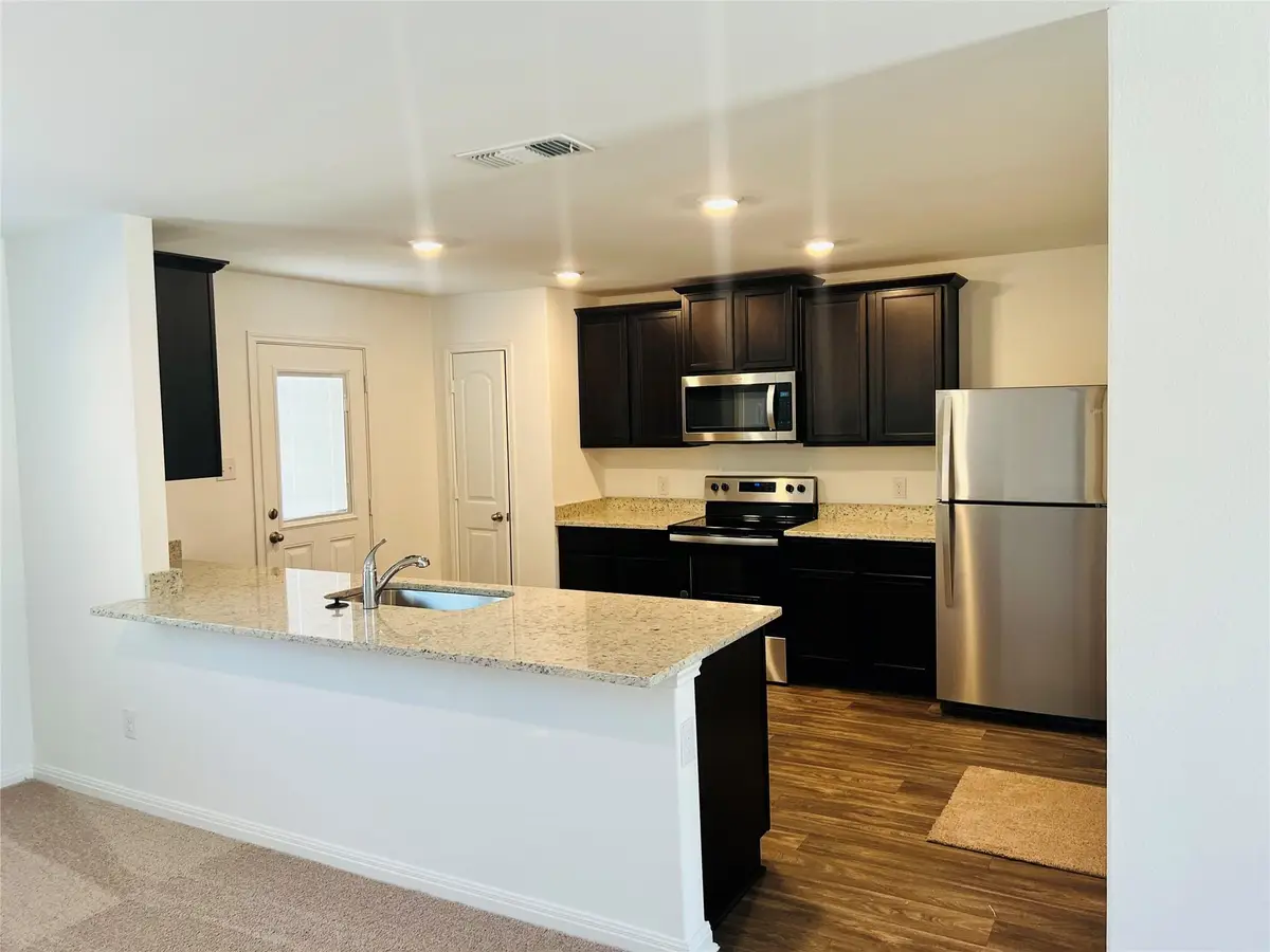 109 Fairfax Ln, Jarrell, TX 76537 - #1