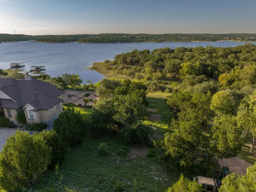 160 Lakefront Dr, Point Venture, TX 78645 - #2