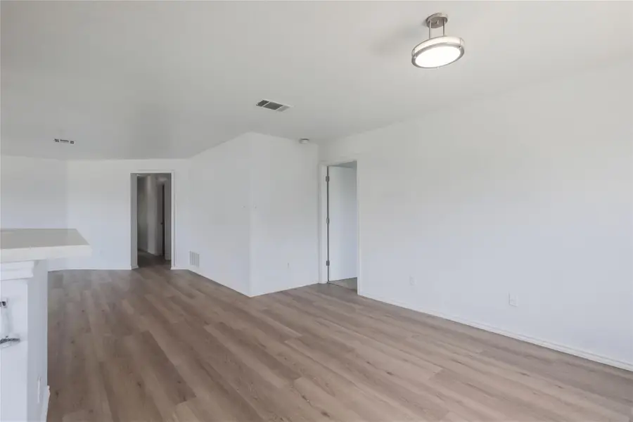 211 Phillips St, Hutto, TX 78634 - #2