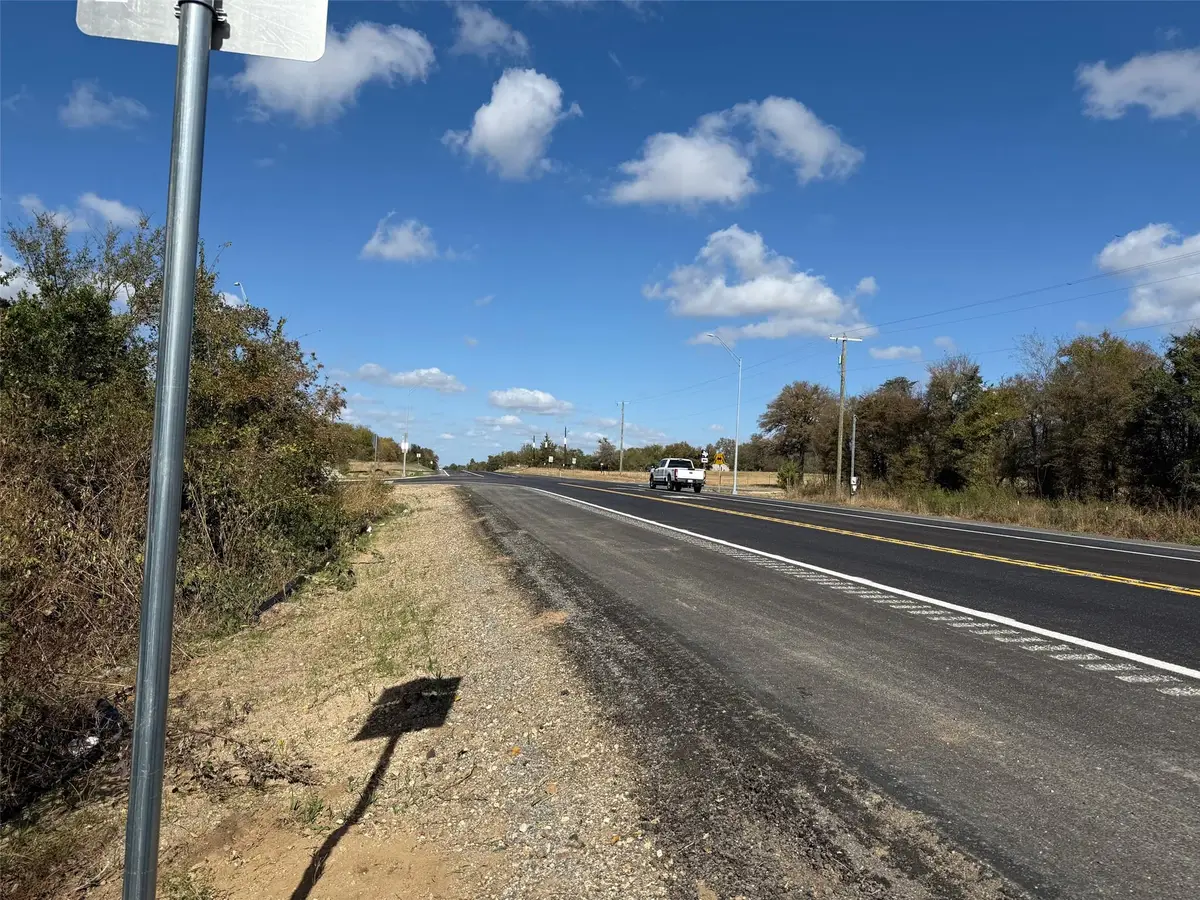 6077 Us Hwy 77 N, Rockdale, TX 76567 - Image #1