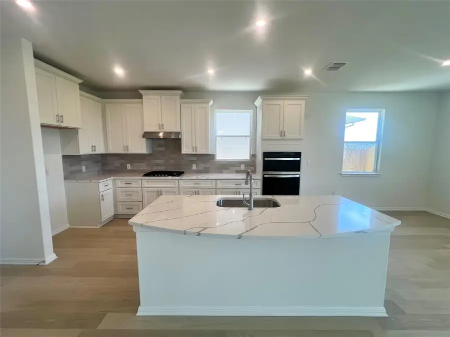 492 Young St, Buda, TX 78610 - #2