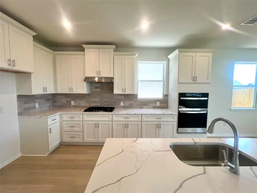 492 Young St, Buda, TX 78610 - #3