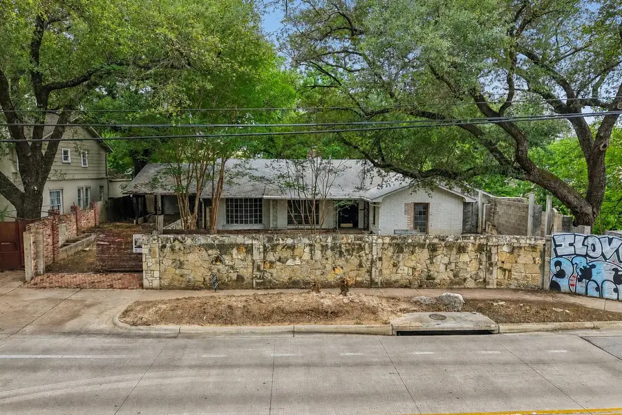 801 E 32nd St, Austin, TX 78705 - #2