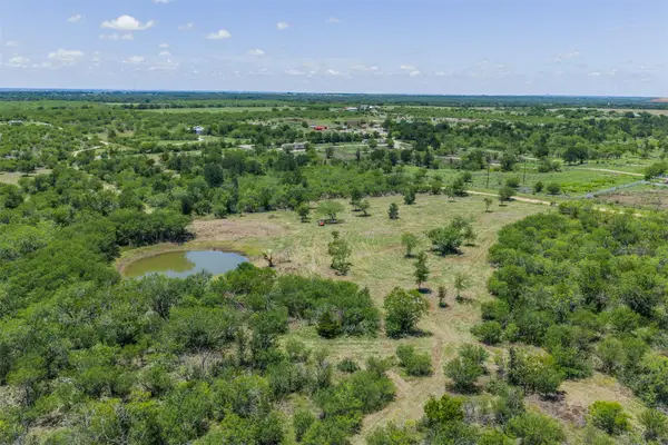 3710 Dry Creek Rd, Lockhart, TX 78644