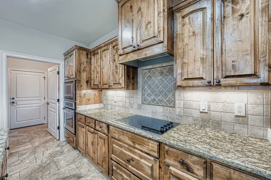 213 Western Sky Trl, Jarrell, TX 76537 - Image #2