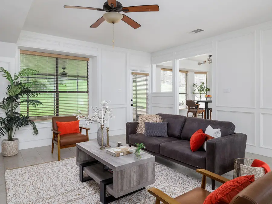 9305 Rolling Oaks Trl, Austin, TX 78750 - Image #3