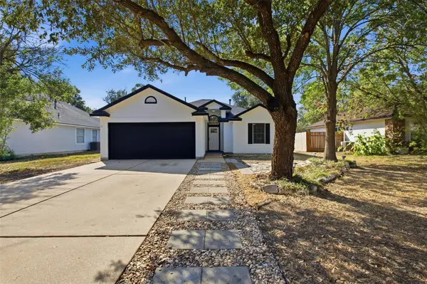 812 Honeysuckle Dr, Leander, TX 78641
