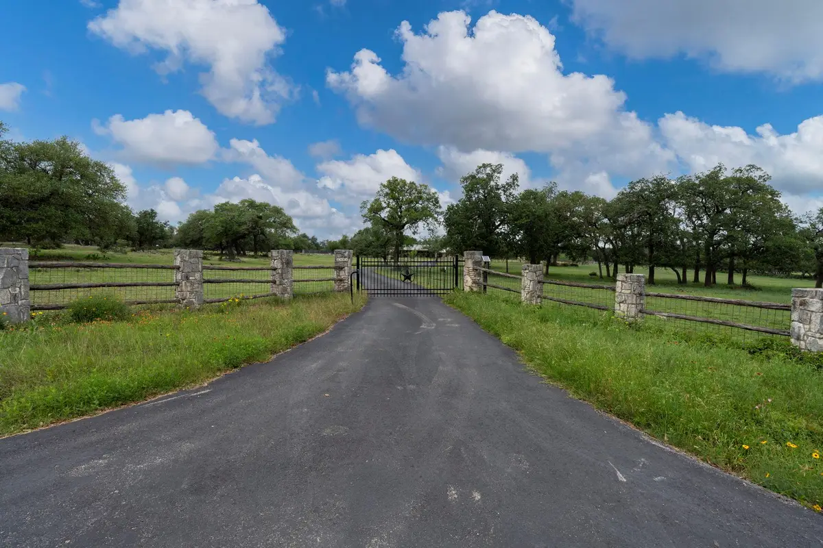2501 Lone Man Mountain Rd, Wimberley, TX 78676 - #1