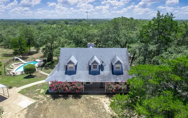 153 Ironstone Rd, Smithville, TX 78957