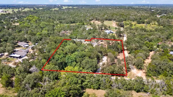 215 Sayers Dr, Bastrop, TX 78602