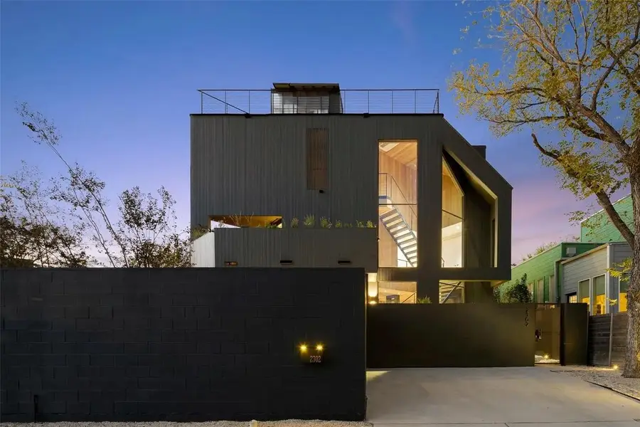 2302 E 11th St, Austin, TX 78702 - #2