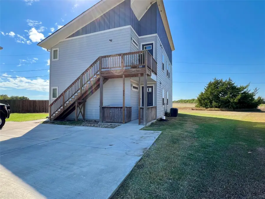 805 Hallie Cv, Lockhart, TX 78644 - #2