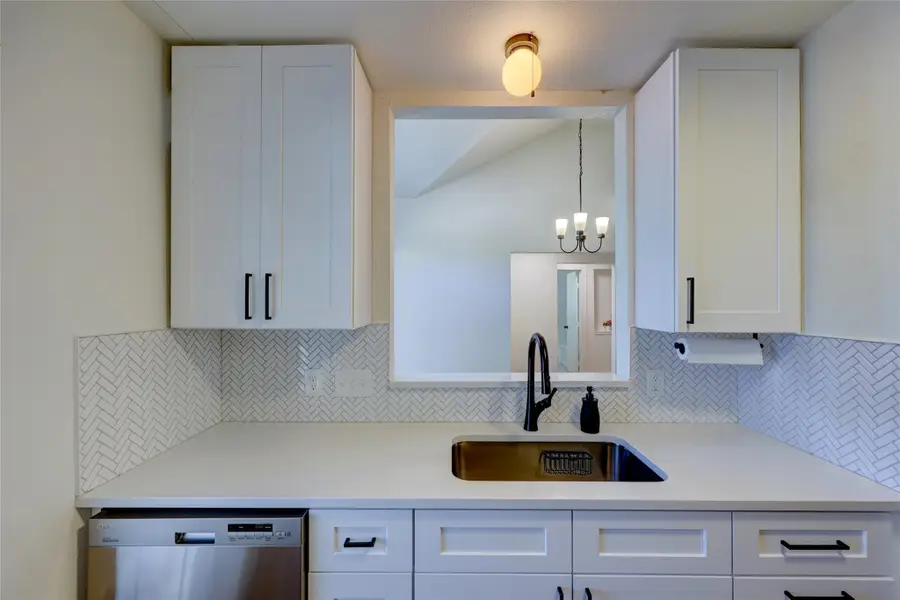 5005 Acorn Grove Ct, Austin, TX 78744 - Image #2