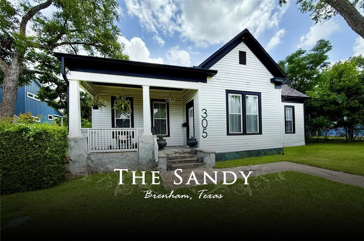 305 W Alamo St, Brenham, TX 77833 - #1