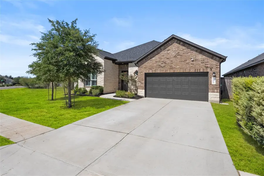 604 Academy Oaks Dr, San Marcos, TX 78666 - Image #2