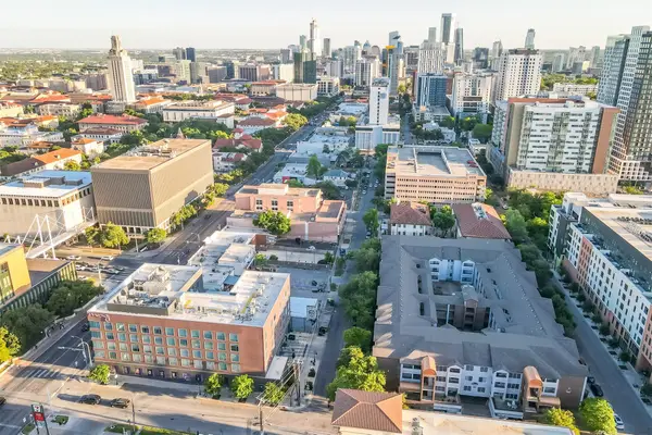 501 W 26th St #312, Austin, TX 78705