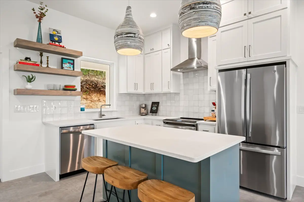 405 Taylor Dr, Horseshoe Bay, TX 78657 - #1