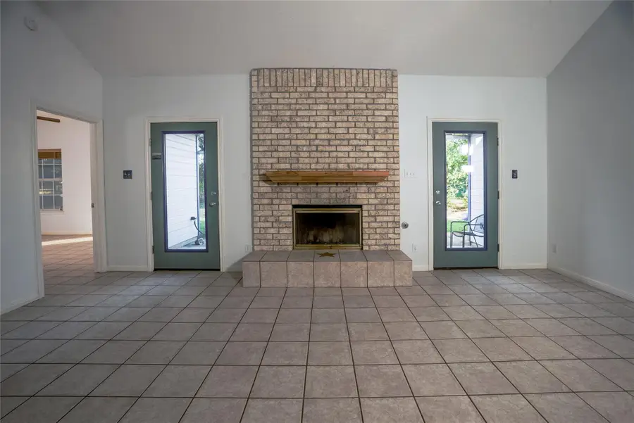 1751 County Road 255, Georgetown, TX 78633 - Image #2