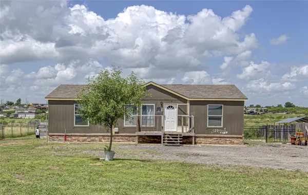 445 Rancho Linda Dr., Lockhart, TX 78644