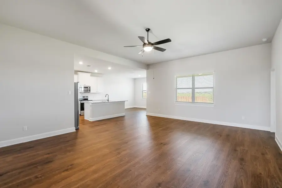 505 West Luna Blue Ln, Jarrell, TX 76537 - Image #3