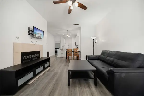 806 W 24th St #213, Austin, TX 78705
