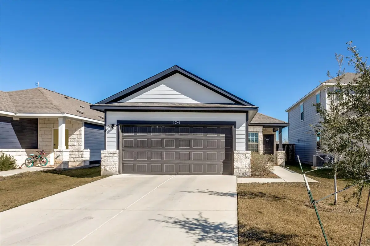 204 Kellys Heroes Way, Jarrell, TX 76537 - #1