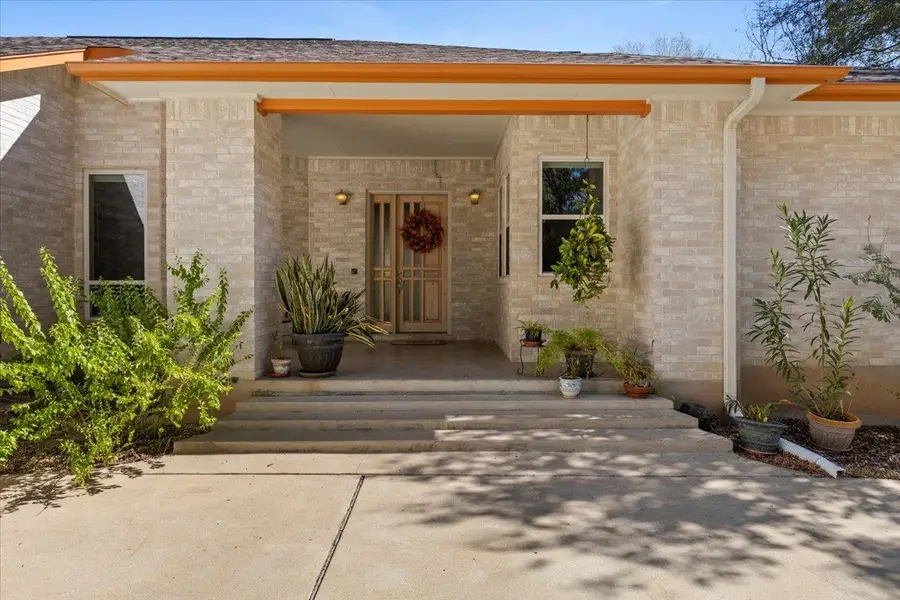 204 Kahana Ln, Bastrop, TX 78602 - Image #2