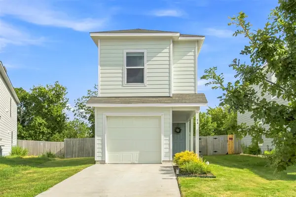 54 Trinity Cir, Lockhart, TX 78644