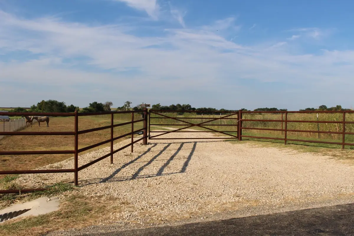 700 County Road 330 Rd, Granger, TX 76530 - #1