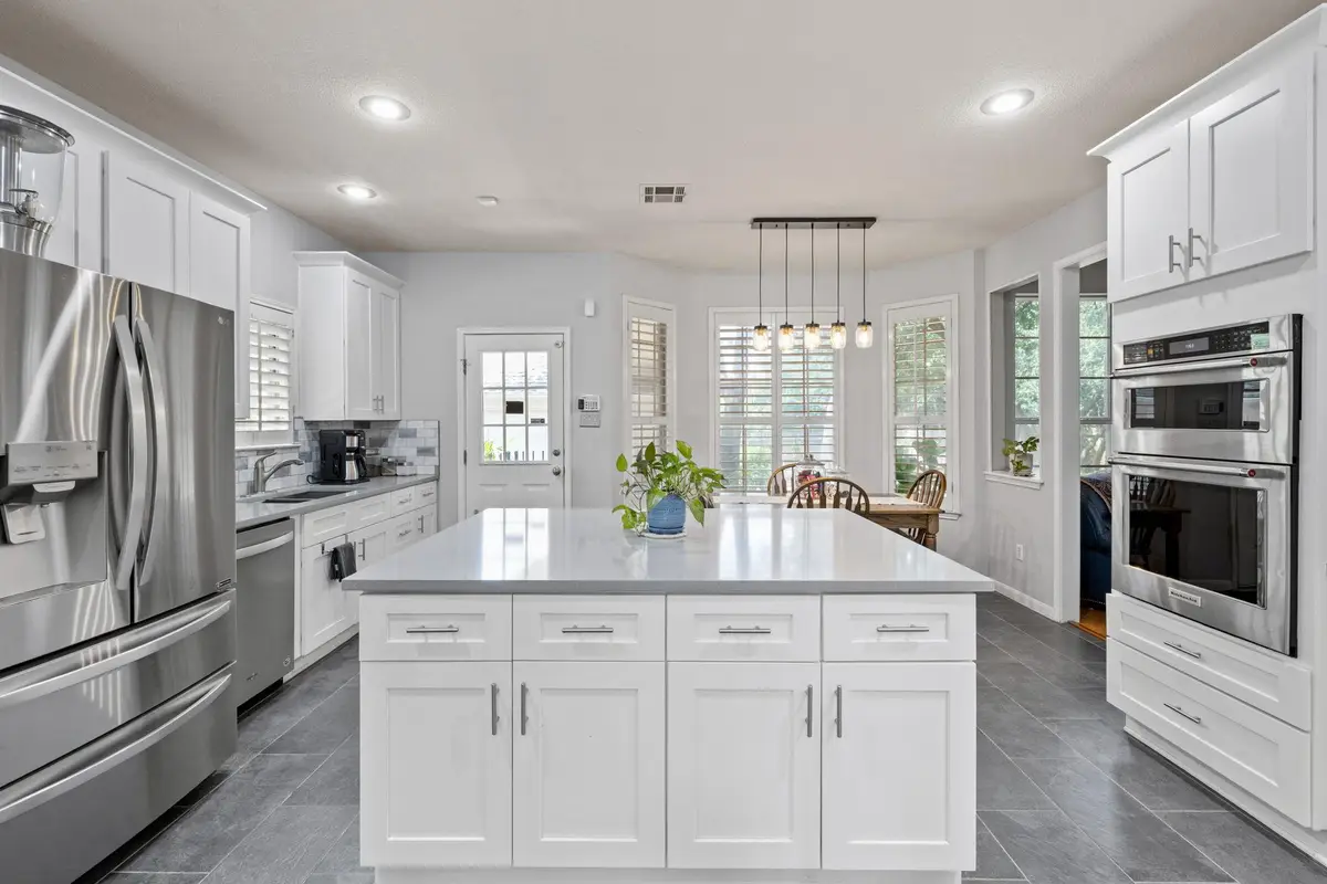 6804 Robert Dixon Dr, Austin, TX 78749 - Image #1