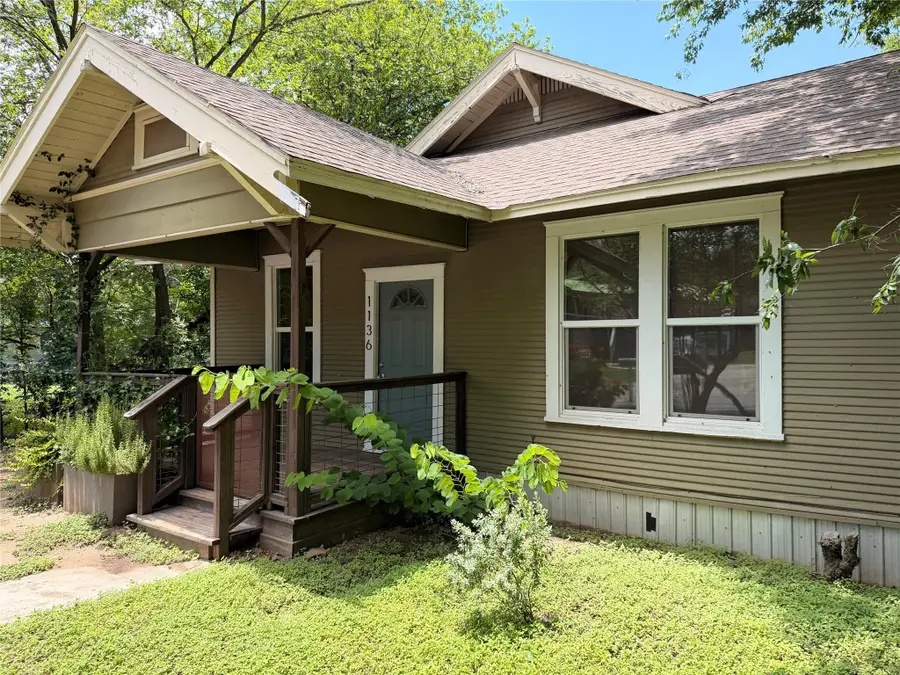 1136 Eleanor St, Austin, TX 78721 - #2