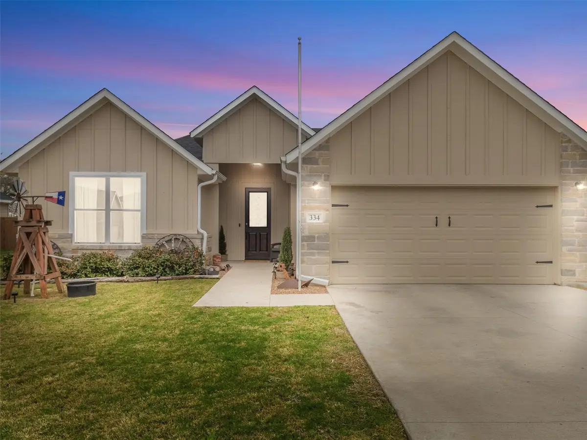 334 Webb St, Smithville, TX 78957 - #1