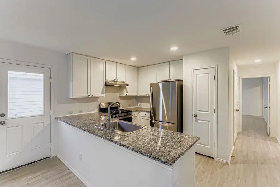 5803 Antonio Place Pl, Seguin, TX 78155 - Image #3