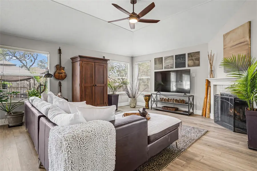 5708 Marchmont Ln, Austin, TX 78749 - #2