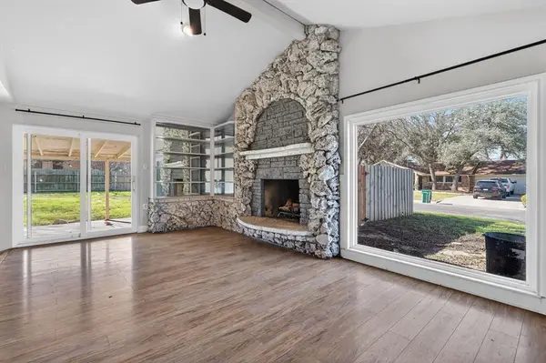 220 W Mockingbird Ln, Harker Heights, TX 76548